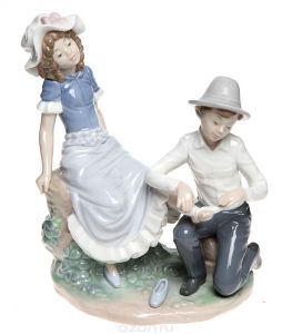 Купить Lladro! Статуэтка "Примерка туфельки". Фарфор, ручная роспись, глазуровка. Nao для Lladro, Испания (Валенсия), 1984 год. в интернет-магазине OZON.ru